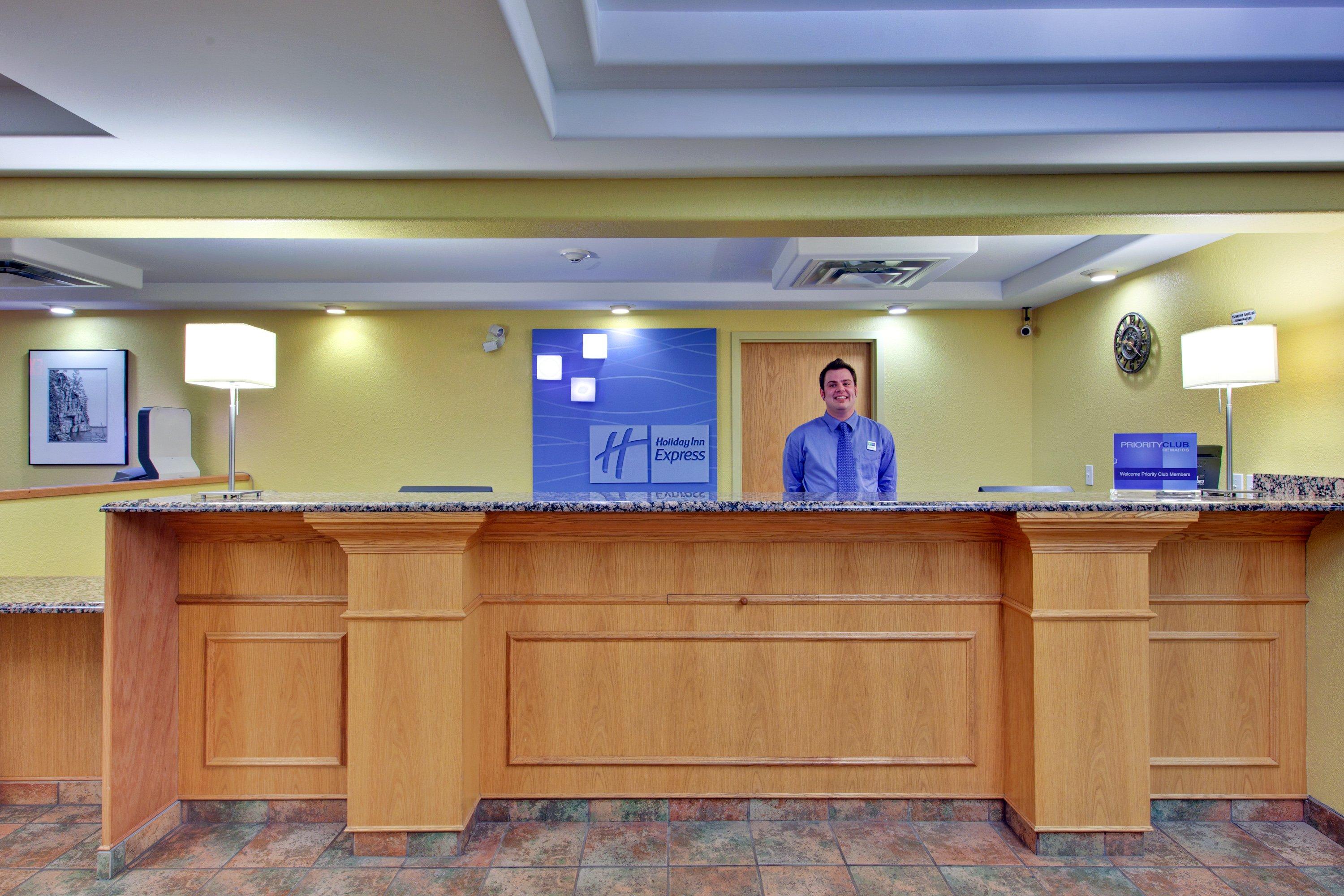 Holiday Inn Express Dryden By Ihg Экстерьер фото