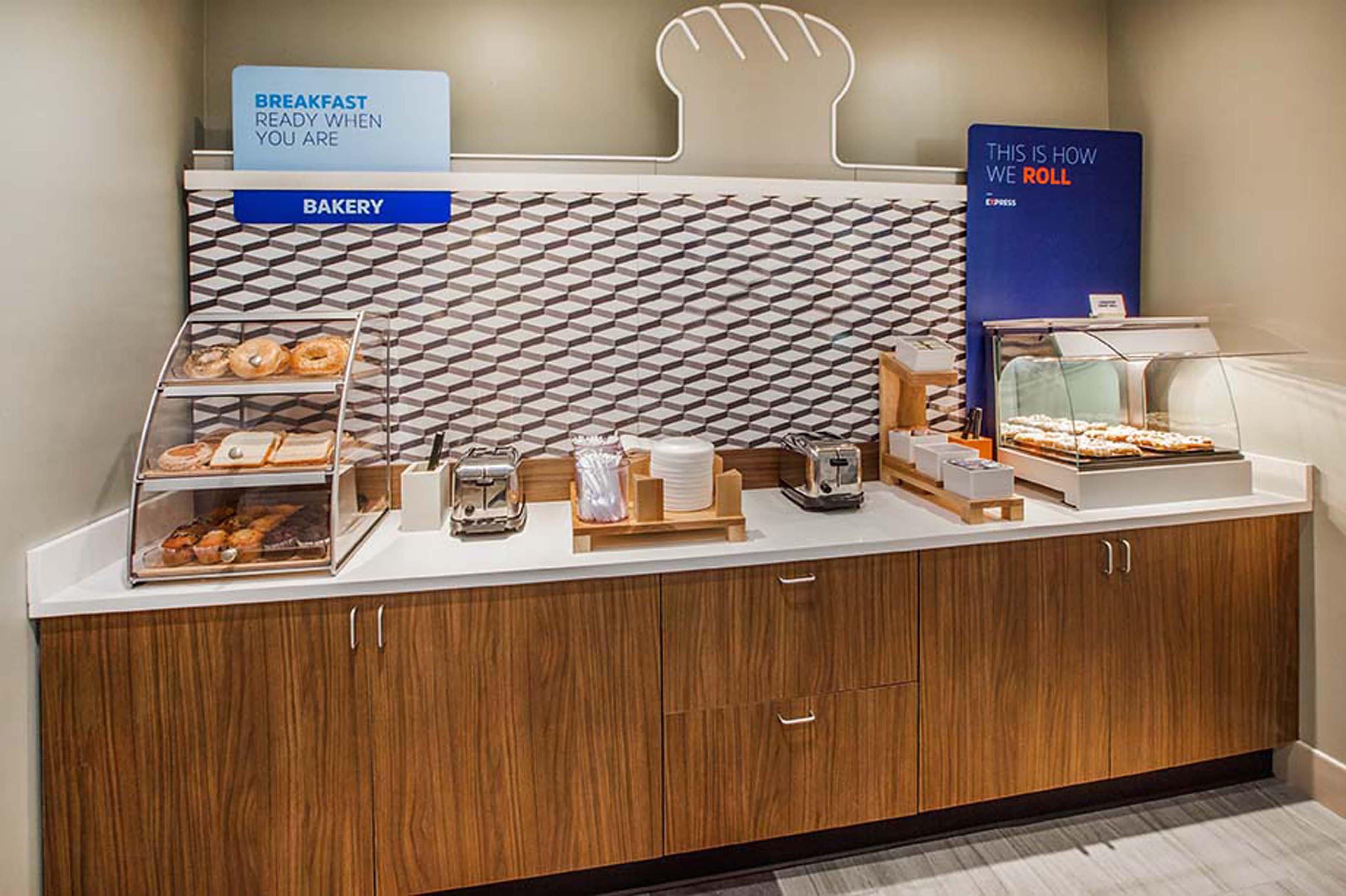 Holiday Inn Express Dryden By Ihg Экстерьер фото