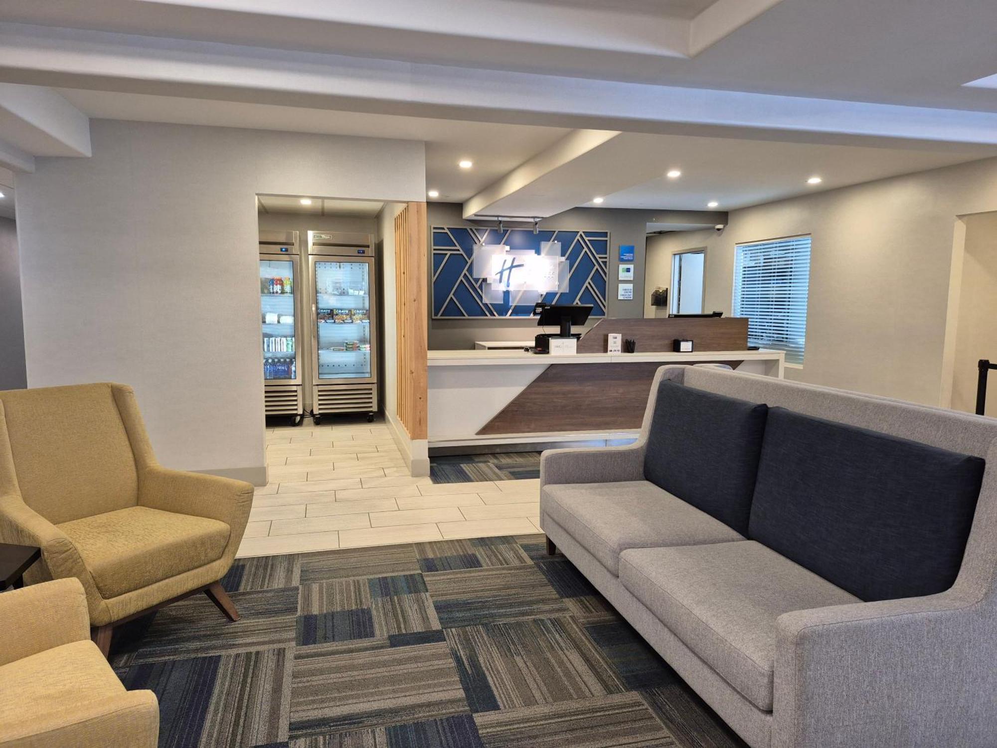 Holiday Inn Express Dryden By Ihg Экстерьер фото